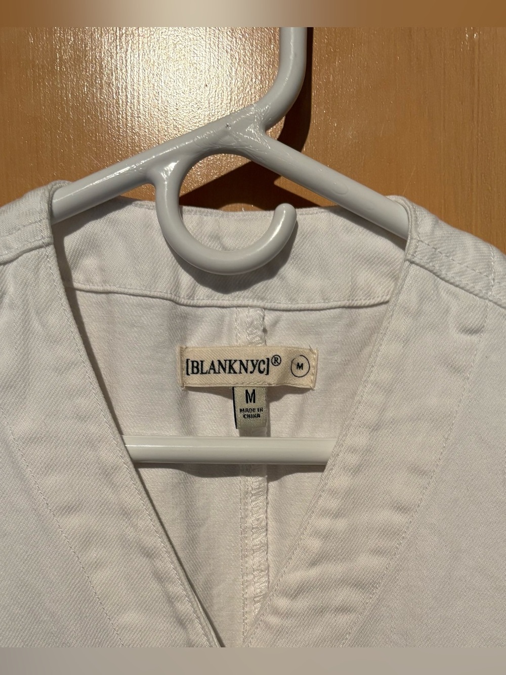 Blank NYC White Sleeveless Belted Cropped Jumpsuit White EUC size M 100% Cotton - Picture 3 of 5